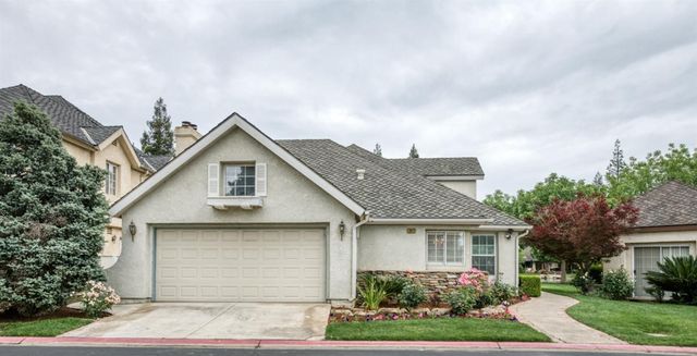2977 W Pembrook, Fresno, CA 93711