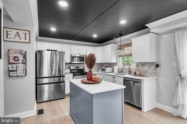 1054 KINGS HWY, West Deptford, NJ 08086