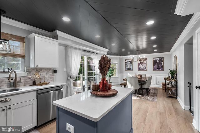 1054 KINGS HWY, West Deptford, NJ 08086