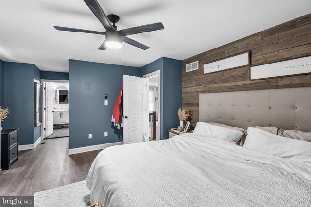 1054 KINGS HWY, West Deptford, NJ 08086