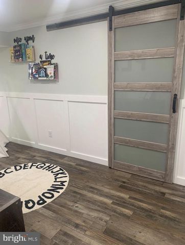 1054 KINGS HWY, West Deptford, NJ 08086