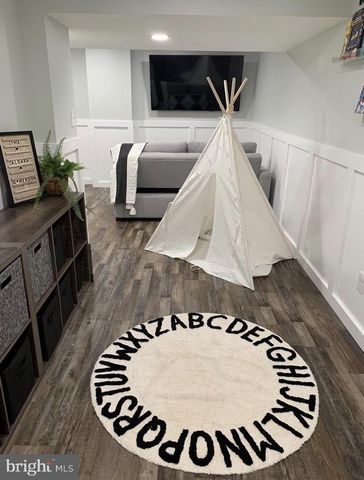 1054 KINGS HWY, West Deptford, NJ 08086