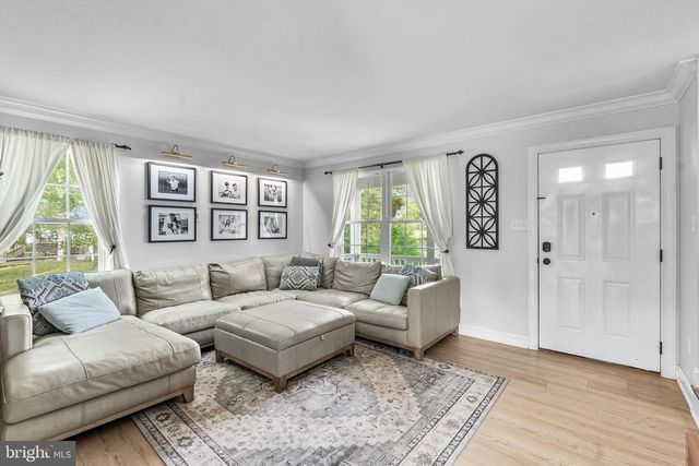 1054 KINGS HWY, West Deptford, NJ 08086