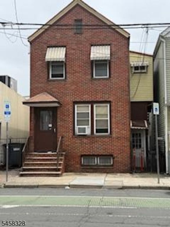340 Adams Street, Newark City, NJ 07105