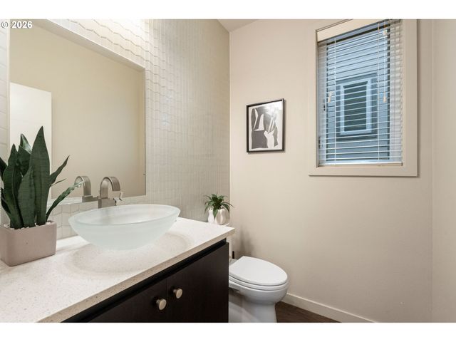 3970 Se REEDWAY St, Portland, OR 97202