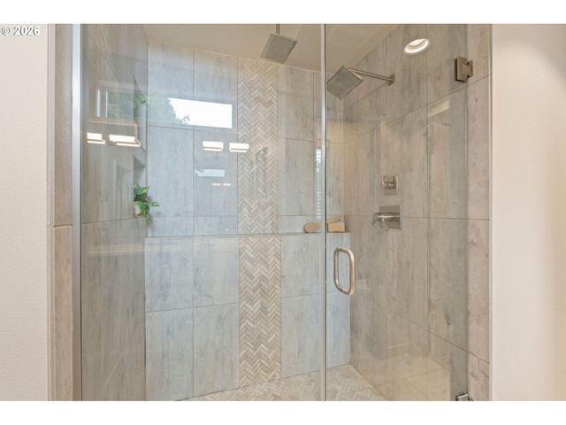 3970 Se REEDWAY St, Portland, OR 97202
