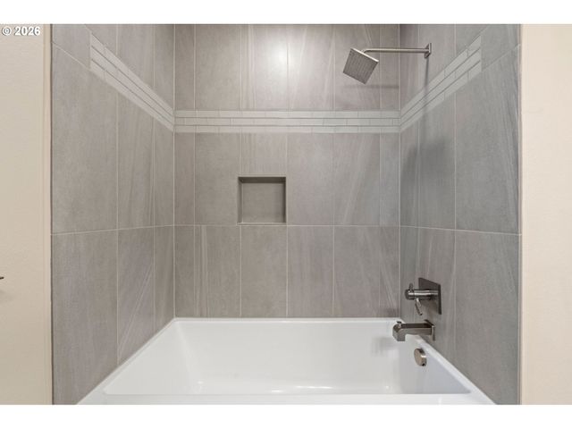 3970 Se REEDWAY St, Portland, OR 97202