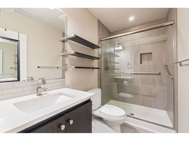 3970 Se REEDWAY St, Portland, OR 97202