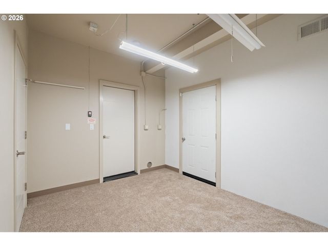 3970 Se REEDWAY St, Portland, OR 97202