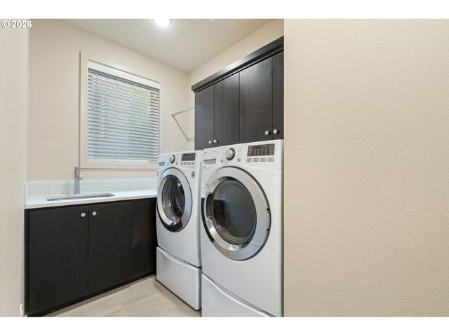 3970 Se REEDWAY St, Portland, OR 97202
