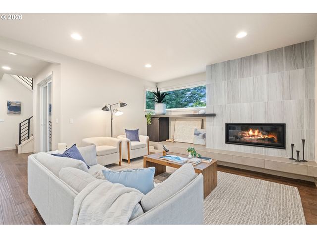 3970 Se REEDWAY St, Portland, OR 97202