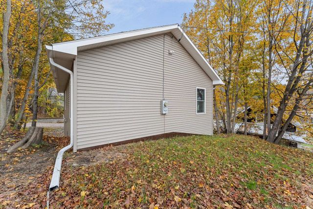 35 Cole Avenue, Northfield, VT 05663
