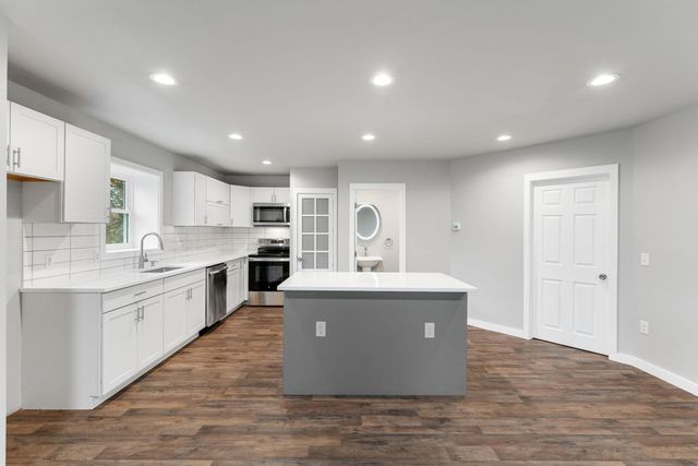 35 Cole Avenue, Northfield, VT 05663