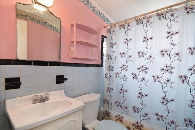 355 Upland Avenue, Yonkers, NY 10703
