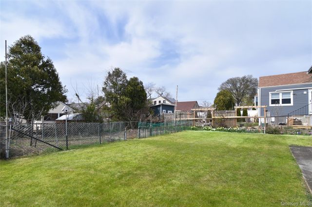 355 Upland Avenue, Yonkers, NY 10703