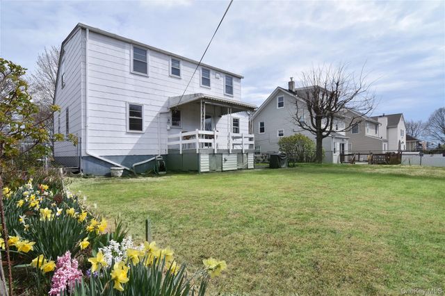 355 Upland Avenue, Yonkers, NY 10703