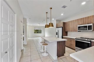 8301 NW 41st St B-102, Doral, FL 33166