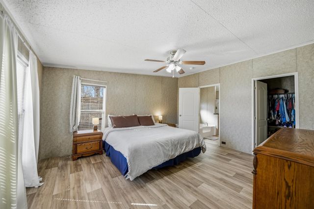 1618 Lands End Street, Granbury, TX 76048