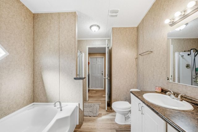 1618 Lands End Street, Granbury, TX 76048