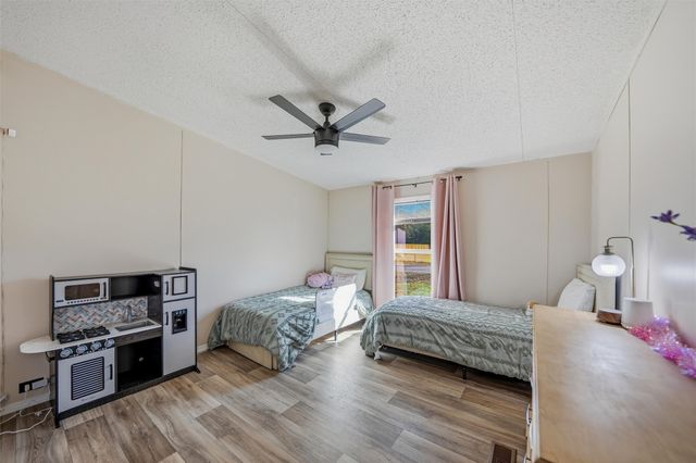 1618 Lands End Street, Granbury, TX 76048