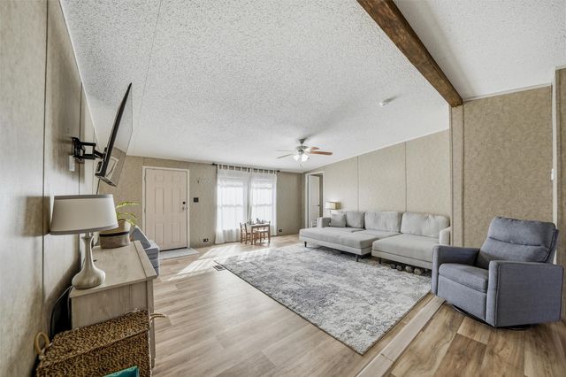 1618 Lands End Street, Granbury, TX 76048