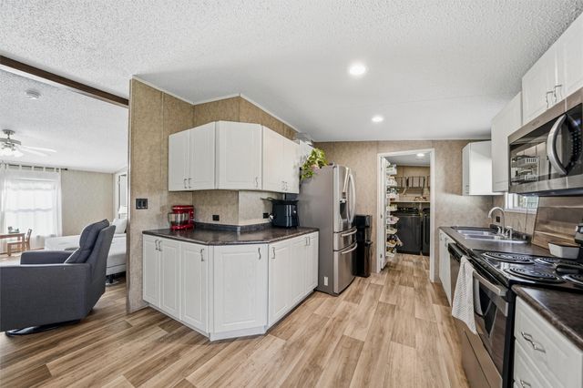 1618 Lands End Street, Granbury, TX 76048