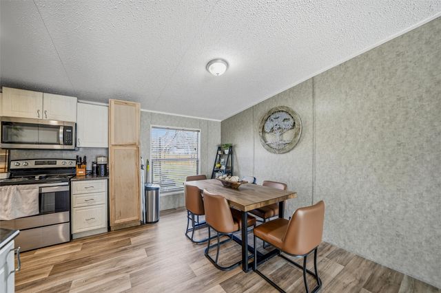 1618 Lands End Street, Granbury, TX 76048