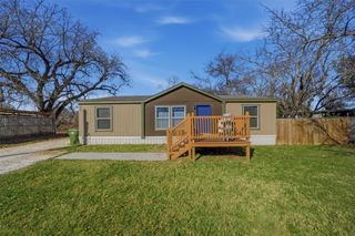 1618 Lands End Street, Granbury, TX 76048