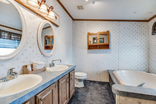 3133 County Road 1105, Celeste, TX 75423