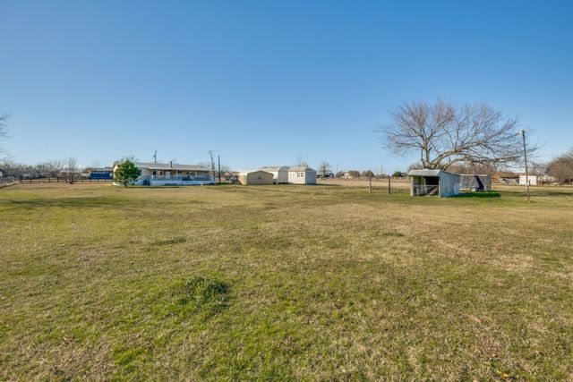 3133 County Road 1105, Celeste, TX 75423