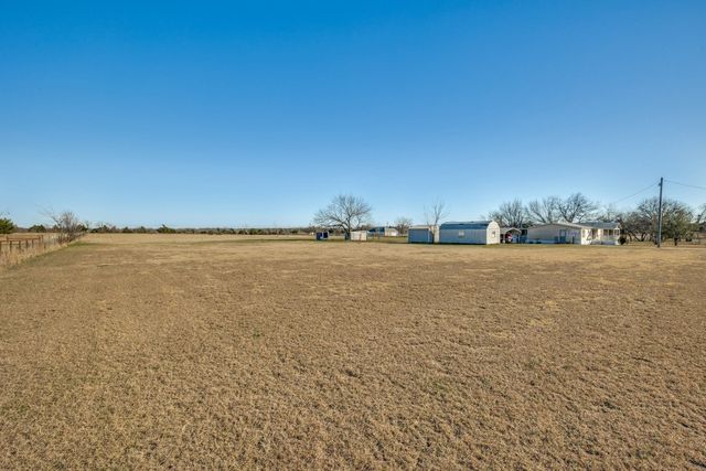 3133 County Road 1105, Celeste, TX 75423