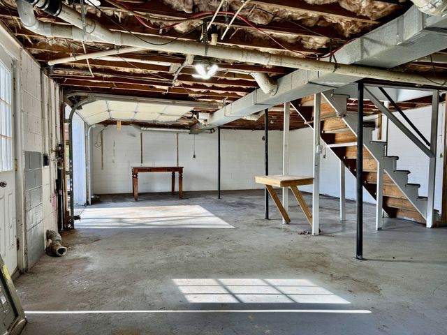 1211 Porter Rd, Lafayette, TN 37083