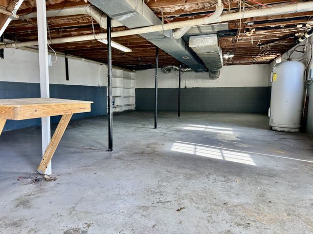 1211 Porter Rd, Lafayette, TN 37083