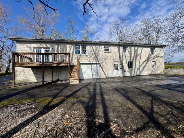 1211 Porter Rd, Lafayette, TN 37083