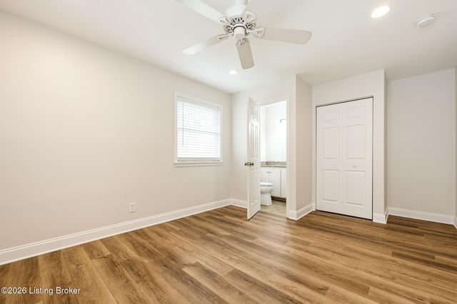 6819 Green Meadow Cir, Louisville, KY 40207