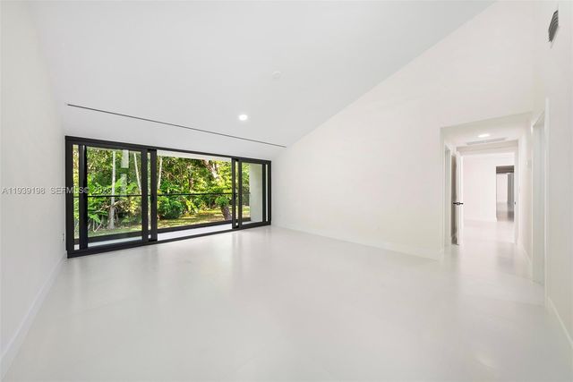 7540 Los Pinos Blvd, Coral Gables, FL 33143