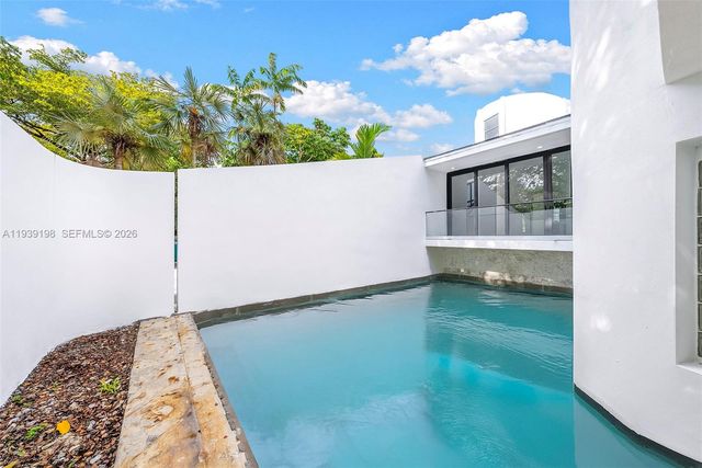 7540 Los Pinos Blvd, Coral Gables, FL 33143