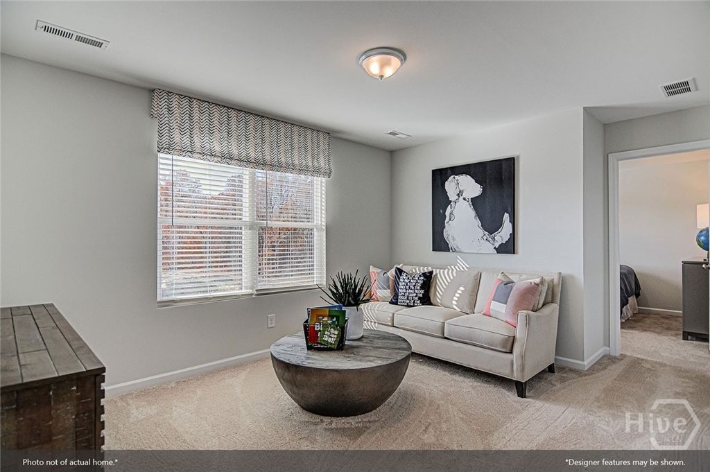 Image 14 of property listing at 121 Praline Road, Savannah, GA 31419