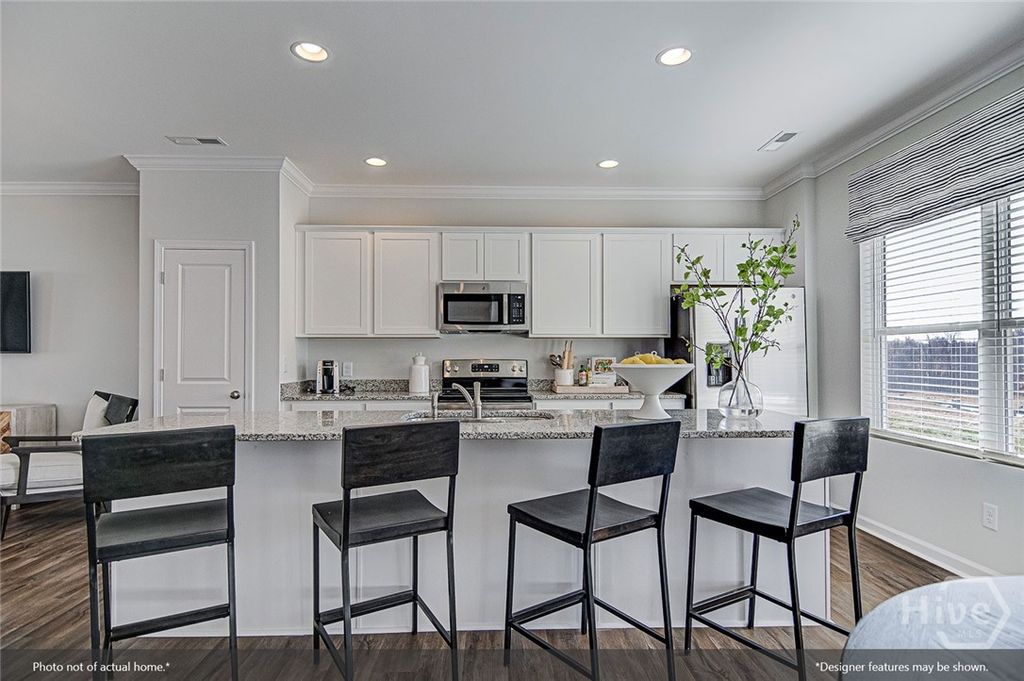 Image 5 of property listing at 121 Praline Road, Savannah, GA 31419
