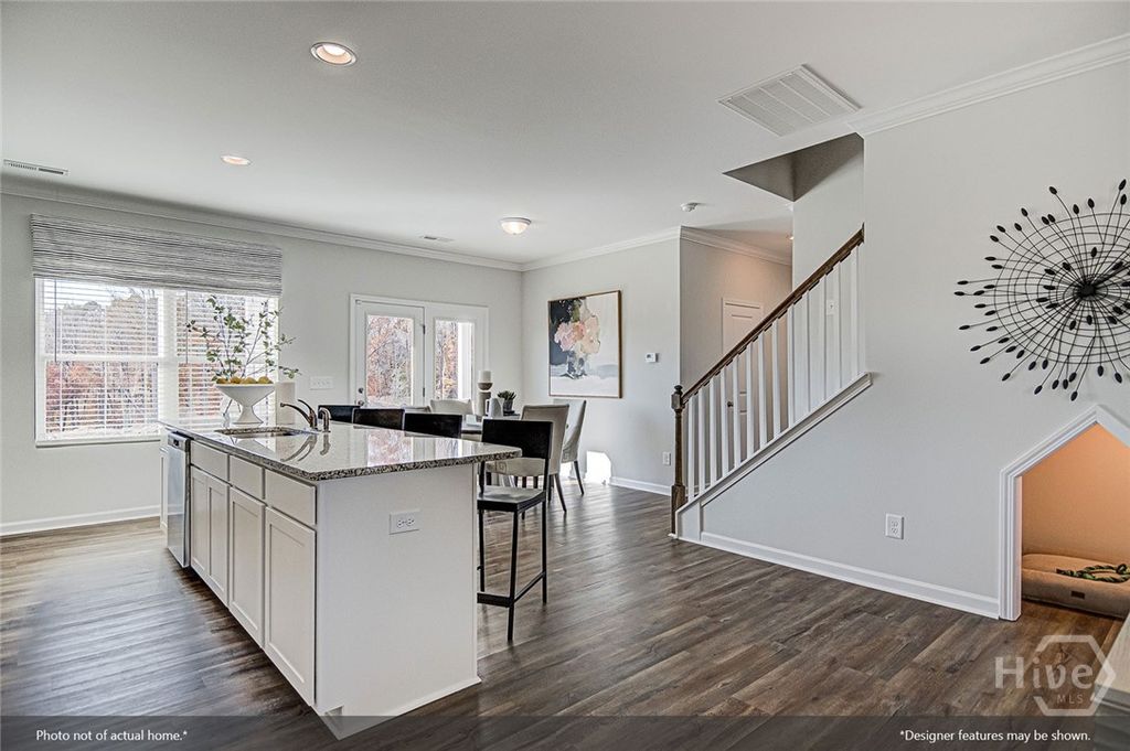 Image 8 of property listing at 121 Praline Road, Savannah, GA 31419