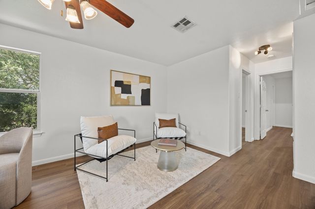 113 Bexar Forest CV, Elgin, TX 78621