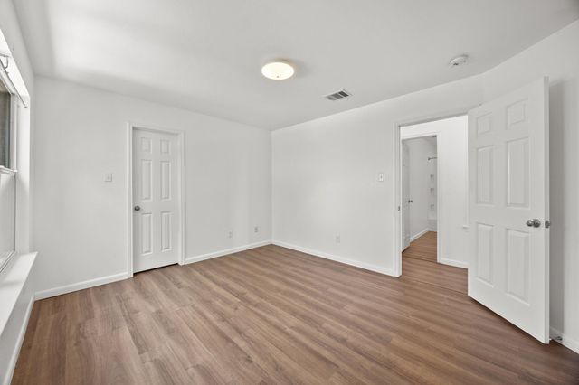 113 Bexar Forest CV, Elgin, TX 78621
