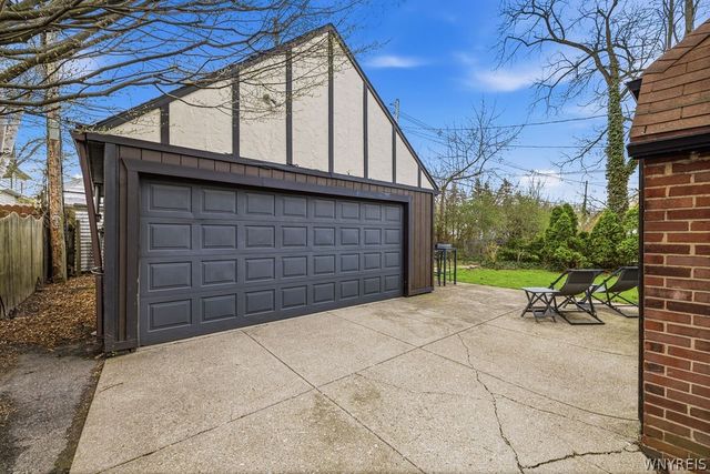 398 Brantwood Road, Amherst, NY 14226