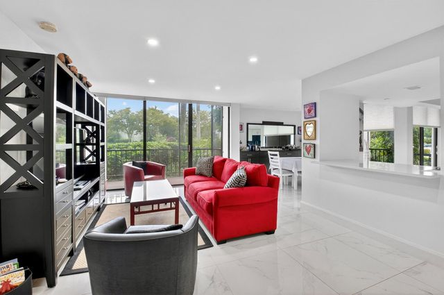 6815 Willow Wood Drive 4012, Boca Raton, FL 33434