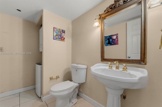 2000 Towerside Ter 308, Miami, FL 33138