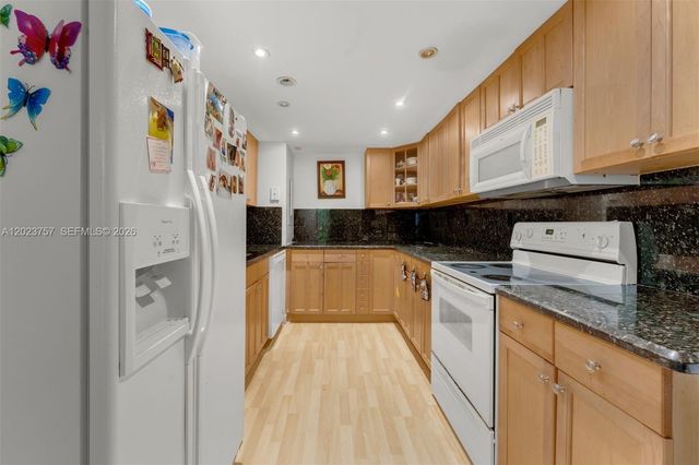 2000 Towerside Ter 308, Miami, FL 33138