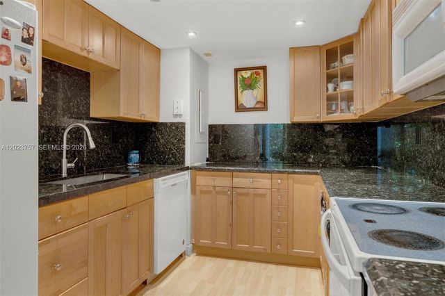 2000 Towerside Ter 308, Miami, FL 33138