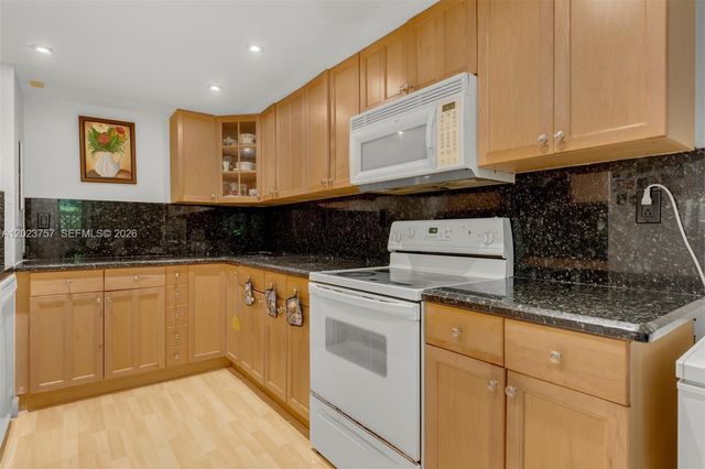 2000 Towerside Ter 308, Miami, FL 33138