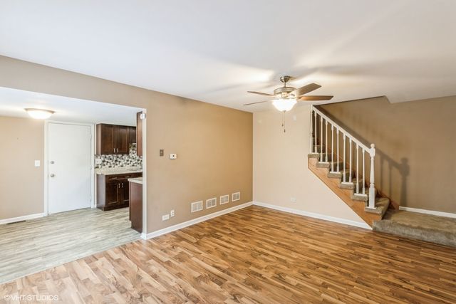 1423 Sacramento Drive 1423, Hanover Park, IL 60133