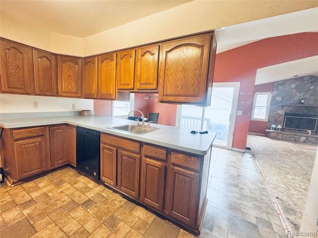 4449 Academy Street, Dearborn Heights, MI 48125